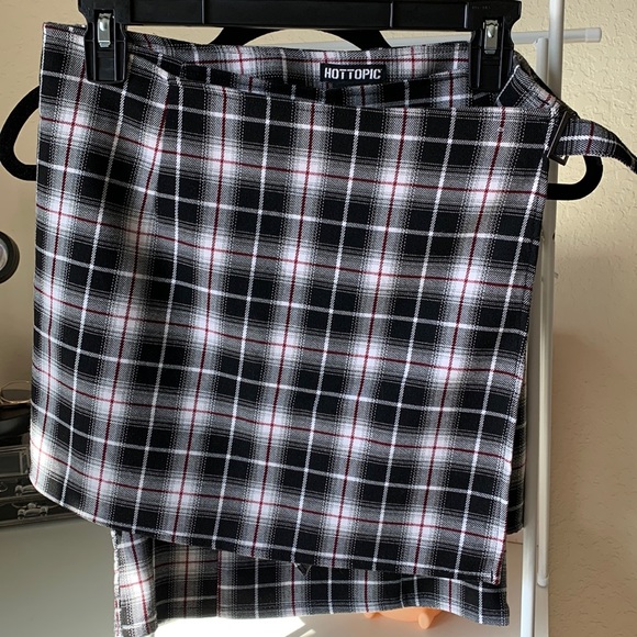 Hot topic set - Picture 2 of 4